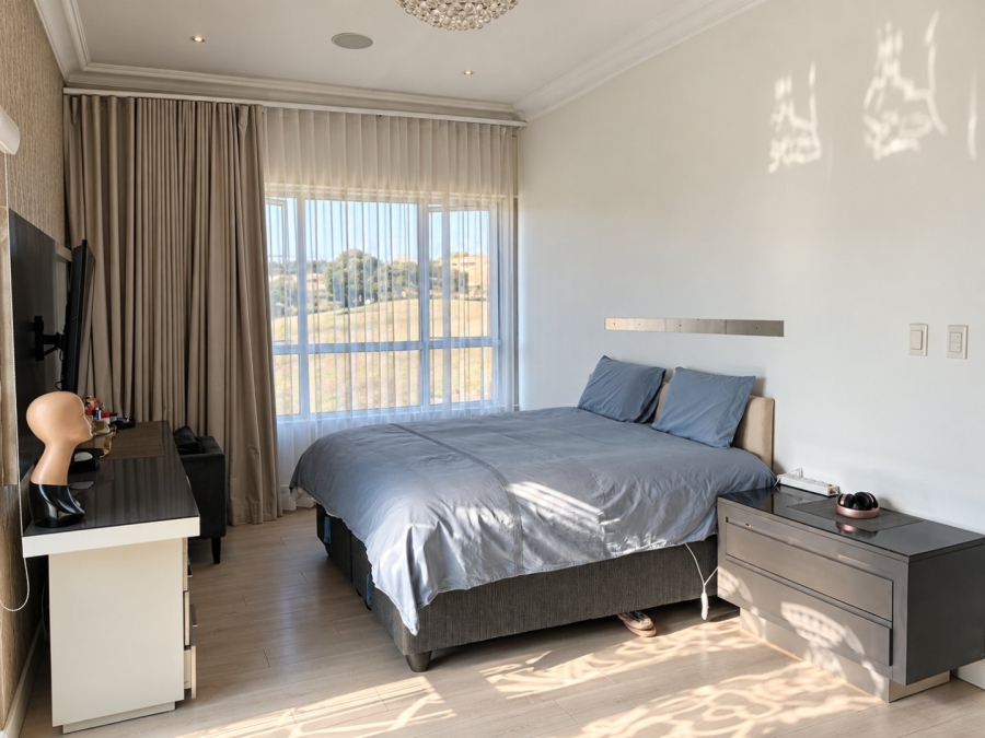 5 Bedroom Property for Sale in Blue Valley Golf Estate Gauteng