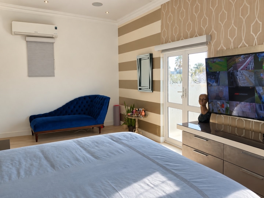 5 Bedroom Property for Sale in Blue Valley Golf Estate Gauteng