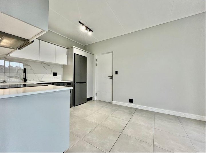 To Let 1 Bedroom Property for Rent in Waterfall Gauteng