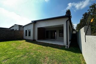 2 Bedroom Property for Sale in Carlswald Estate Gauteng