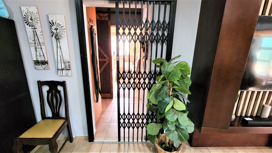 2 Bedroom Property for Sale in Kleinfontein A H Gauteng