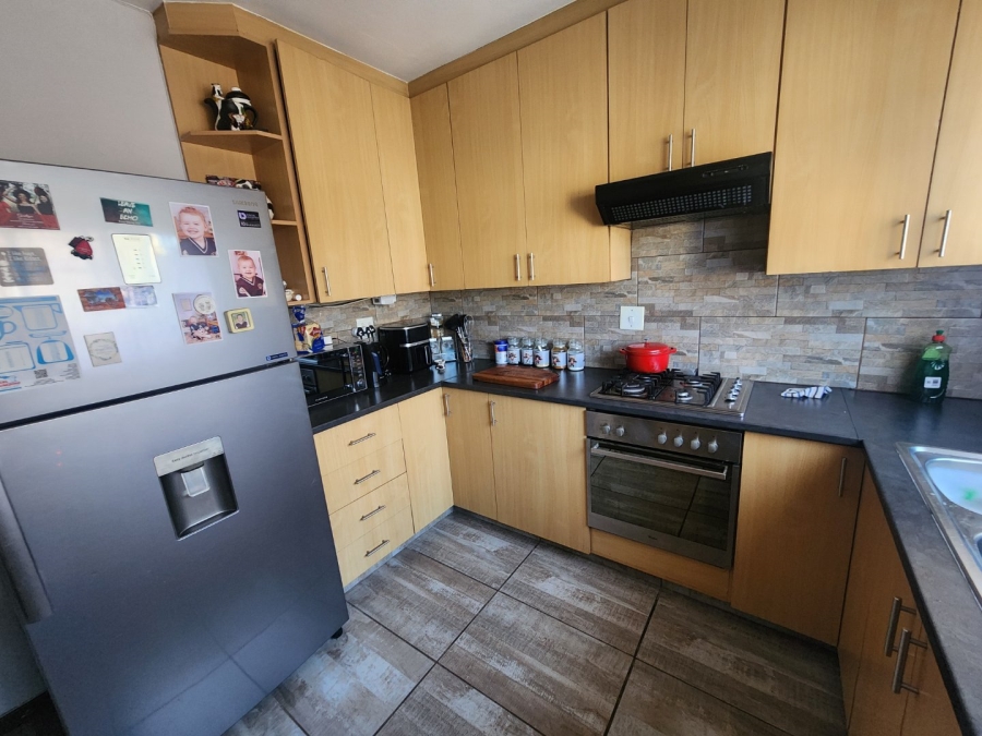 2 Bedroom Property for Sale in East Geduld Gauteng