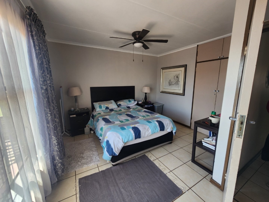2 Bedroom Property for Sale in East Geduld Gauteng