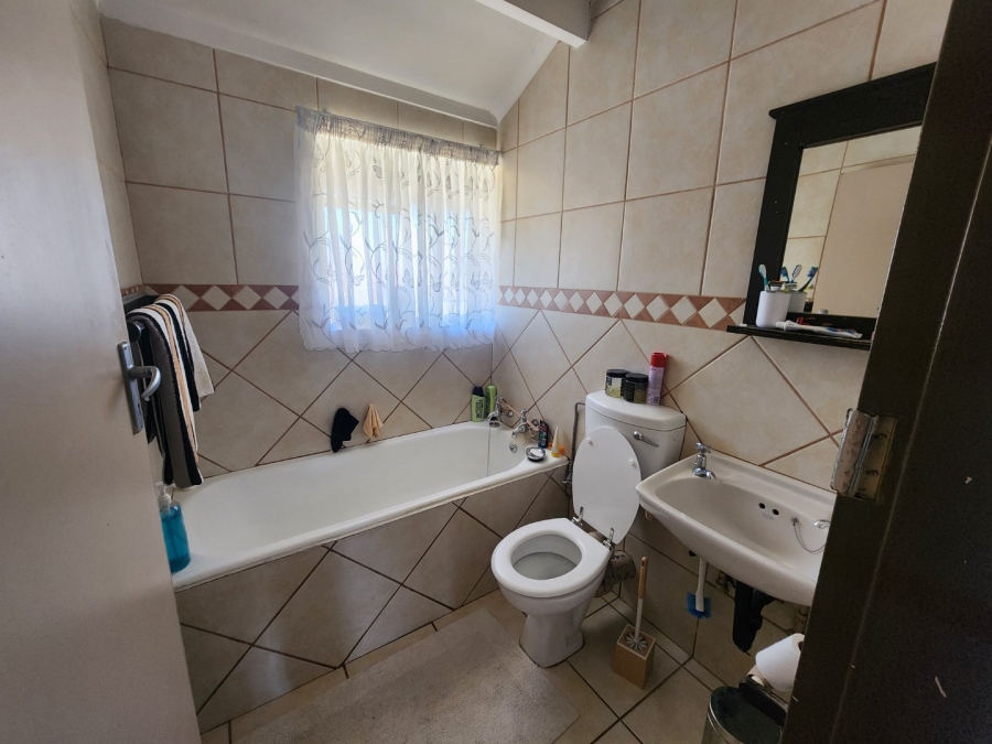 2 Bedroom Property for Sale in East Geduld Gauteng