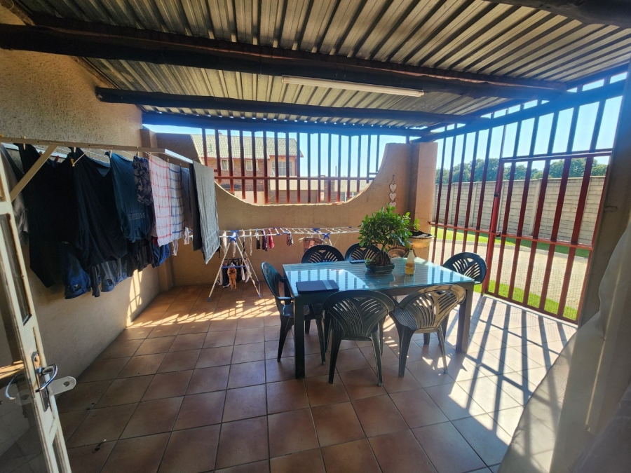 2 Bedroom Property for Sale in East Geduld Gauteng