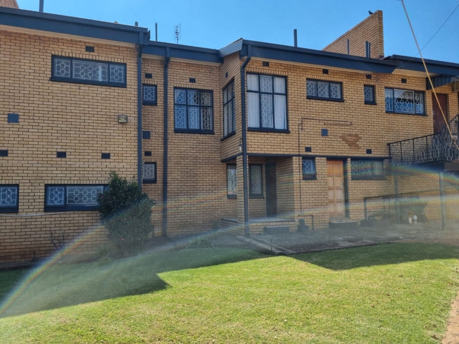 4 Bedroom Property for Sale in Laudium Gauteng