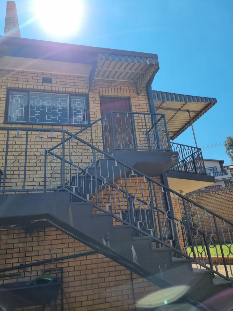 4 Bedroom Property for Sale in Laudium Gauteng