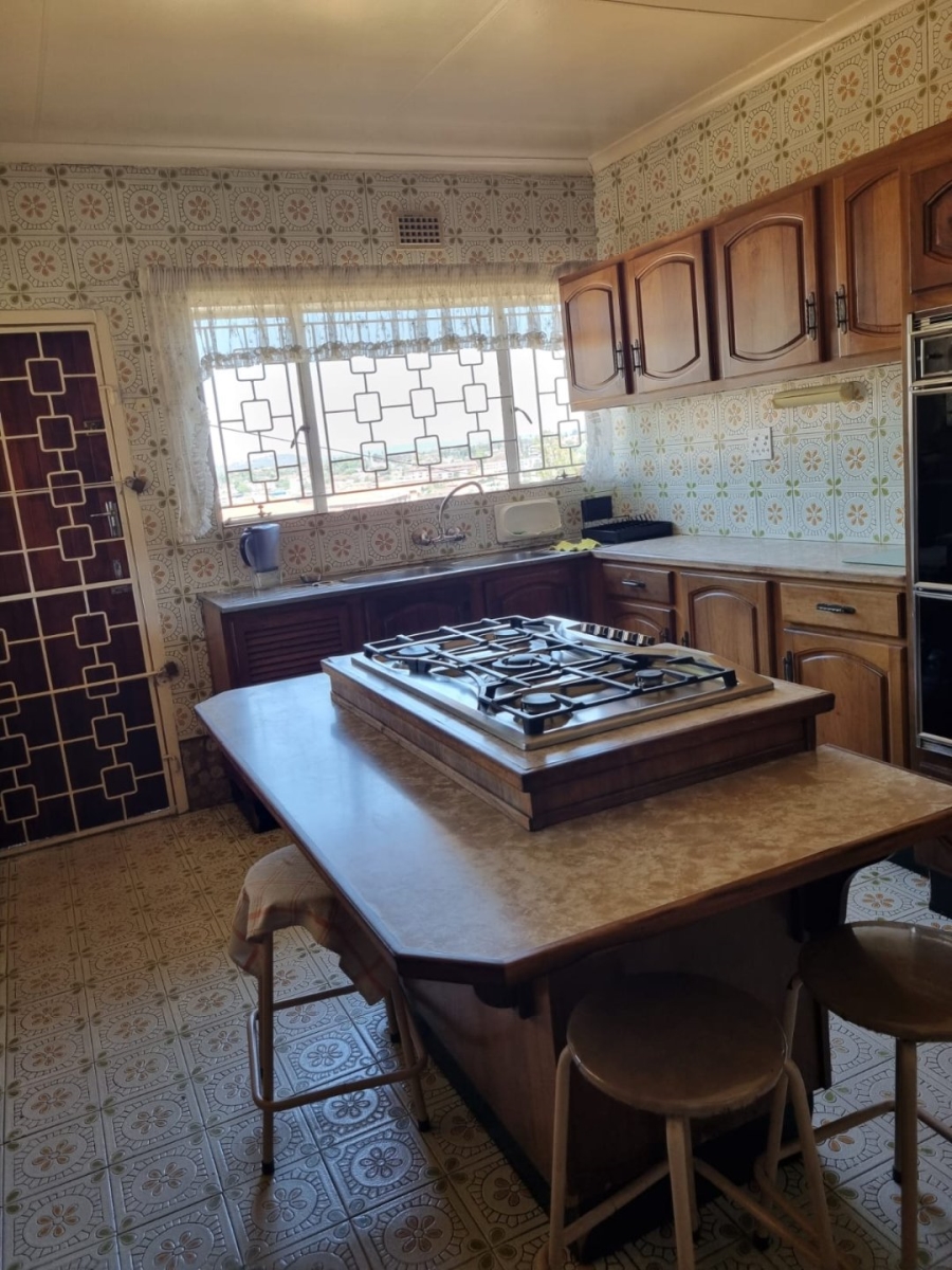 4 Bedroom Property for Sale in Laudium Gauteng