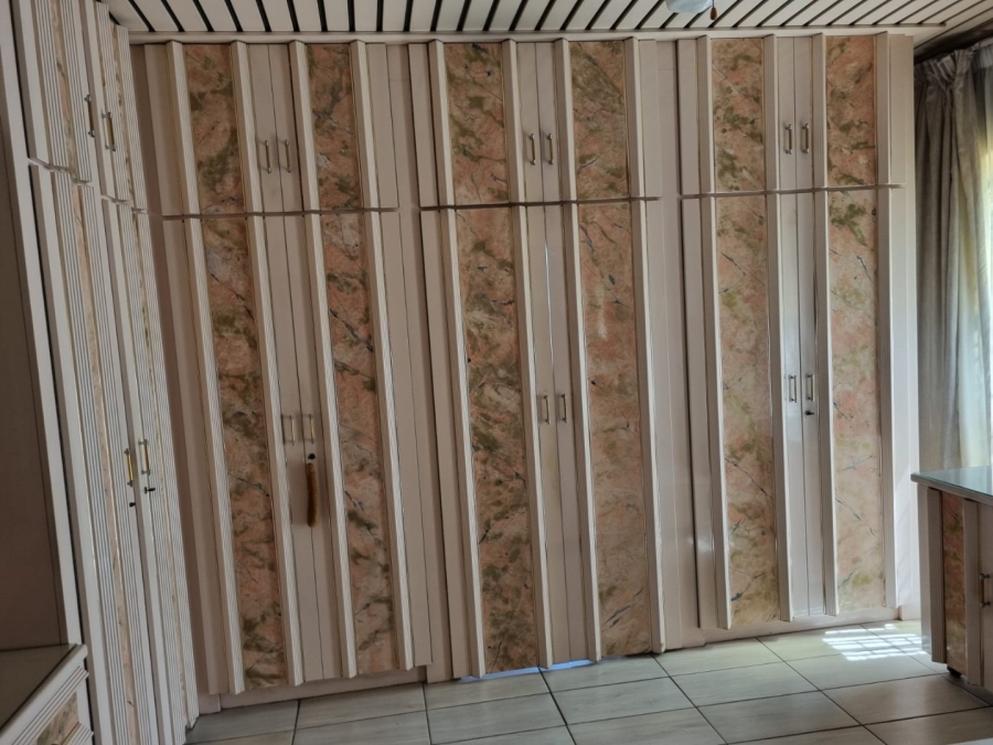 4 Bedroom Property for Sale in Laudium Gauteng