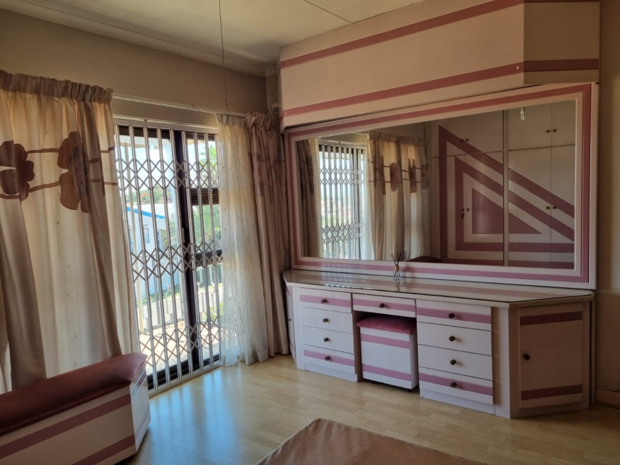 4 Bedroom Property for Sale in Laudium Gauteng