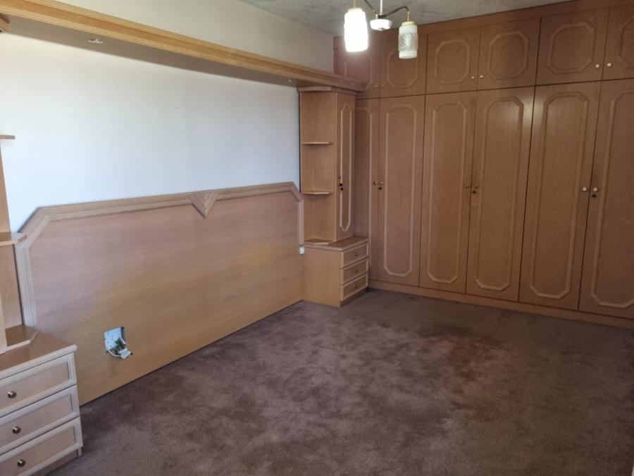 4 Bedroom Property for Sale in Laudium Gauteng