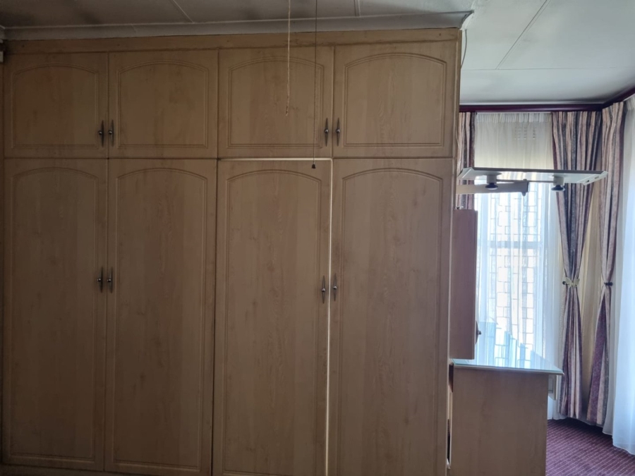 4 Bedroom Property for Sale in Laudium Gauteng