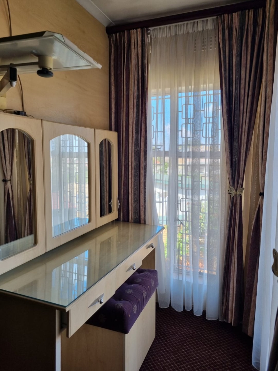 4 Bedroom Property for Sale in Laudium Gauteng