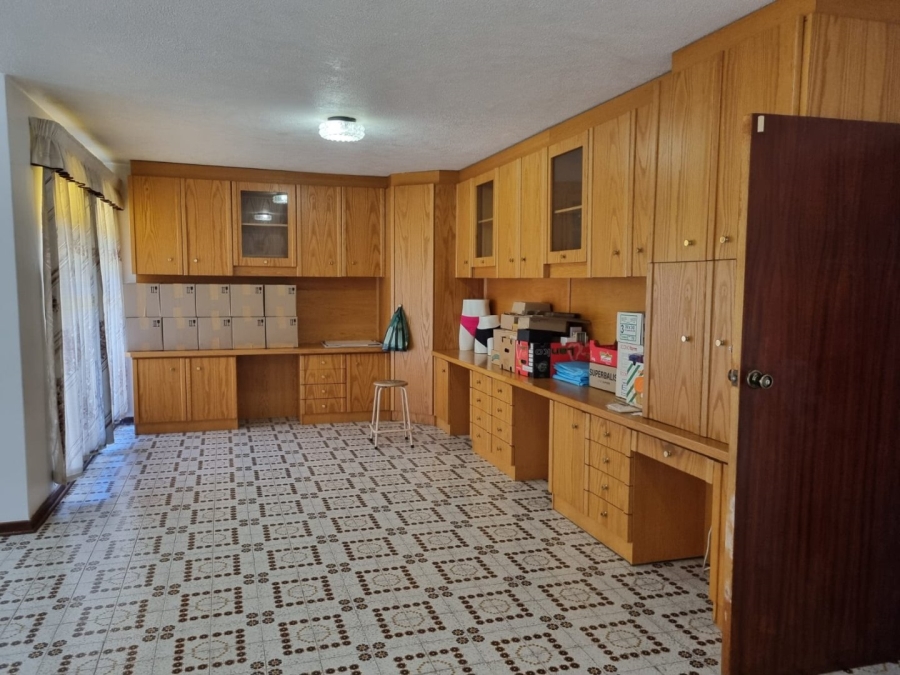 4 Bedroom Property for Sale in Laudium Gauteng
