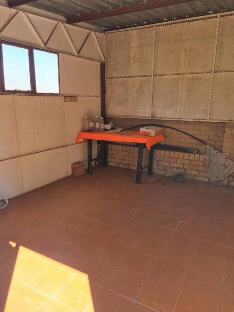 4 Bedroom Property for Sale in Laudium Gauteng