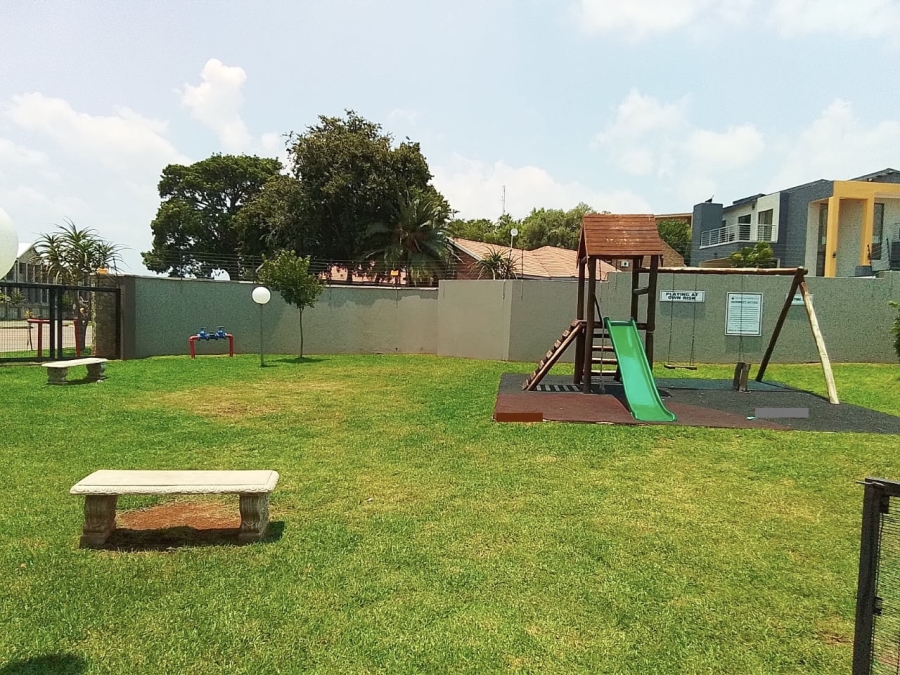 2 Bedroom Property for Sale in Roodepark Eco Estate Gauteng