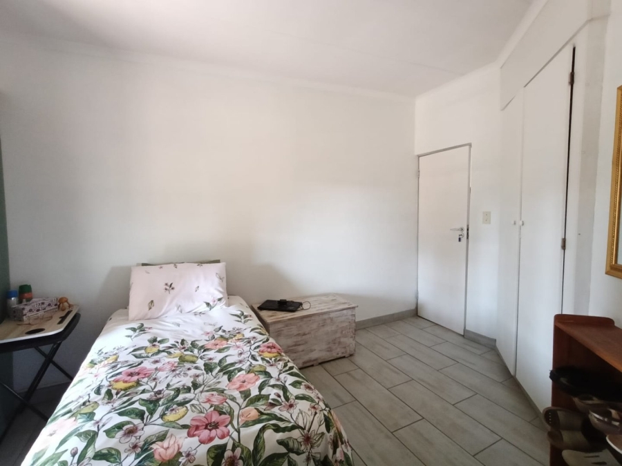 6 Bedroom Property for Sale in The Reeds Gauteng