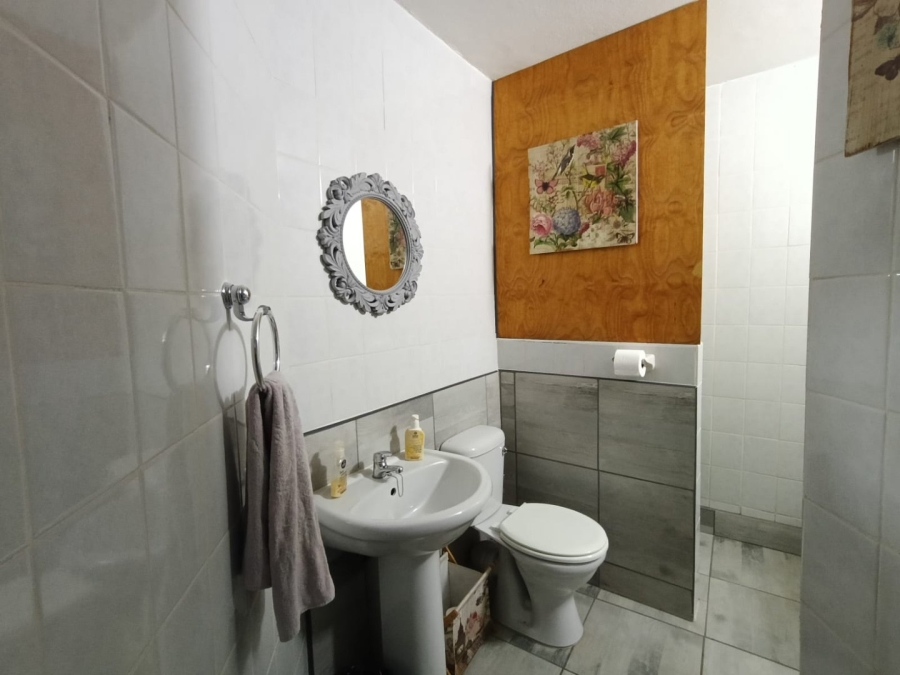 6 Bedroom Property for Sale in The Reeds Gauteng
