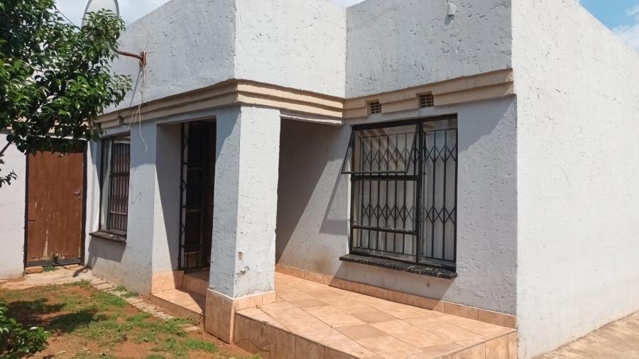 2 Bedroom Property for Sale in Zonkezizwe Gauteng