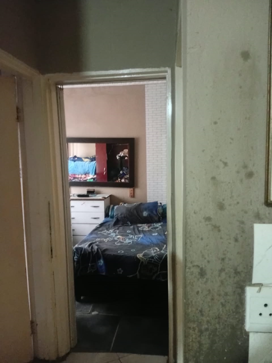 2 Bedroom Property for Sale in Zonkezizwe Gauteng