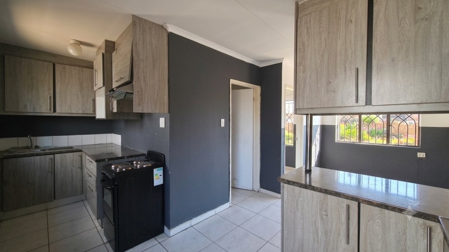 To Let 2 Bedroom Property for Rent in Windmill Park Gauteng
