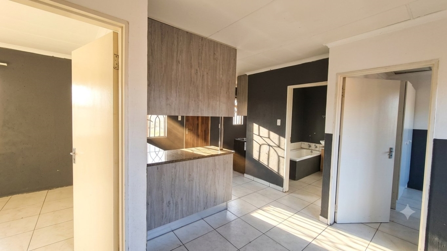 To Let 2 Bedroom Property for Rent in Windmill Park Gauteng