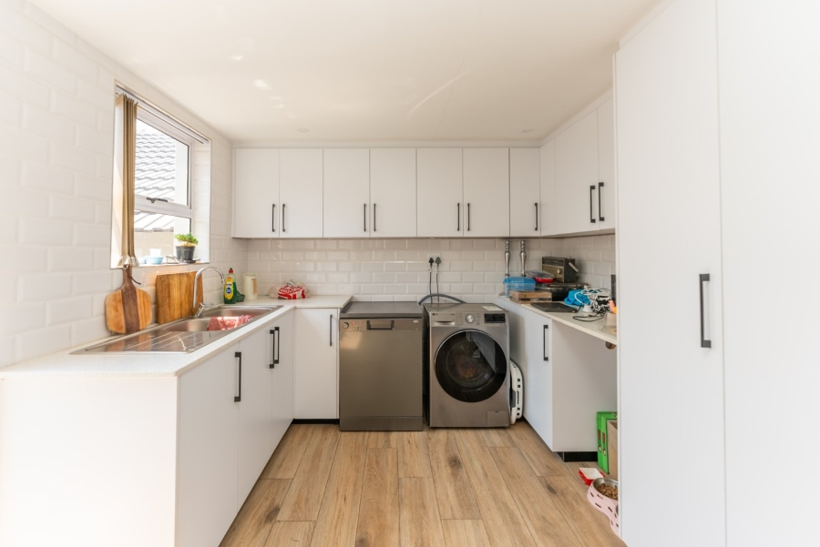 3 Bedroom Property for Sale in Thornhill Estate Gauteng