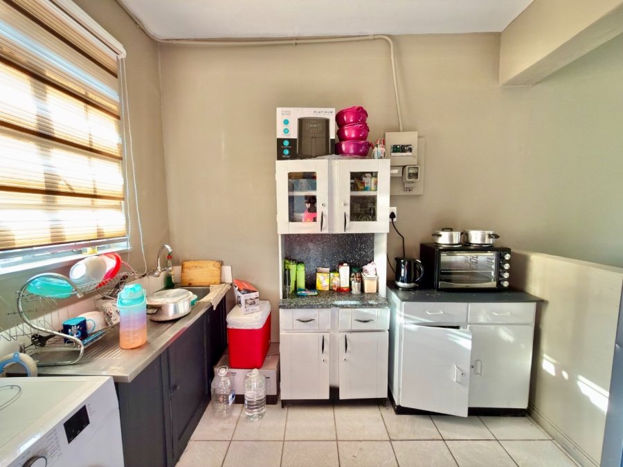 To Let 2 Bedroom Property for Rent in Forest Hill Gauteng