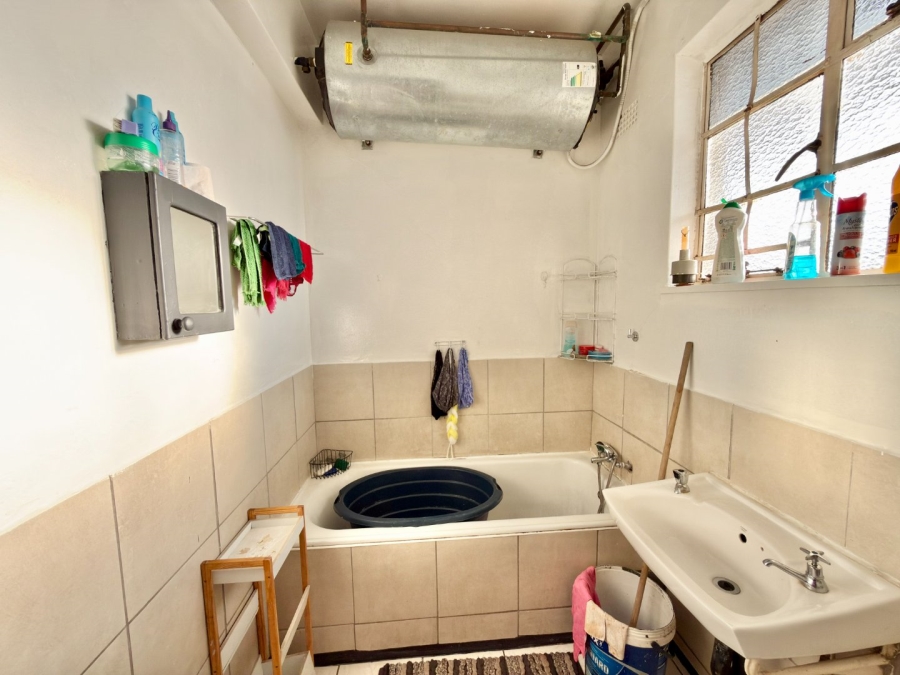 To Let 2 Bedroom Property for Rent in Forest Hill Gauteng