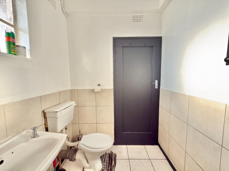 To Let 2 Bedroom Property for Rent in Forest Hill Gauteng