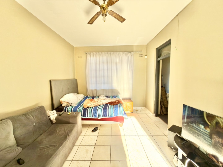 To Let 2 Bedroom Property for Rent in Forest Hill Gauteng