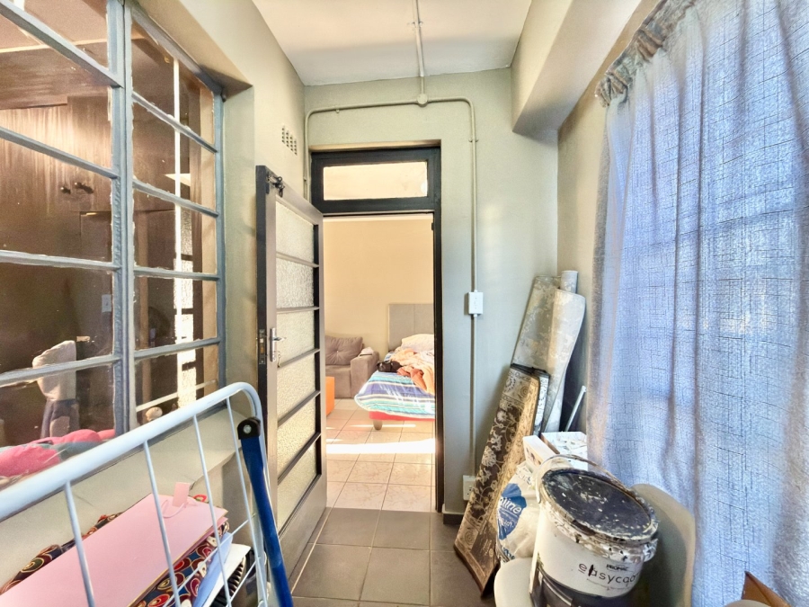 To Let 2 Bedroom Property for Rent in Forest Hill Gauteng