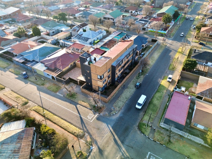 To Let 2 Bedroom Property for Rent in Forest Hill Gauteng
