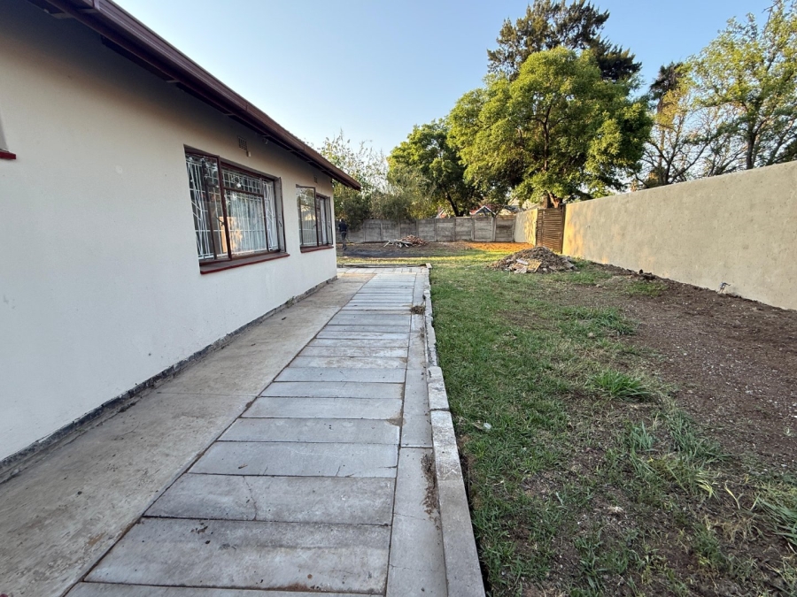 To Let 3 Bedroom Property for Rent in General Albertspark Gauteng
