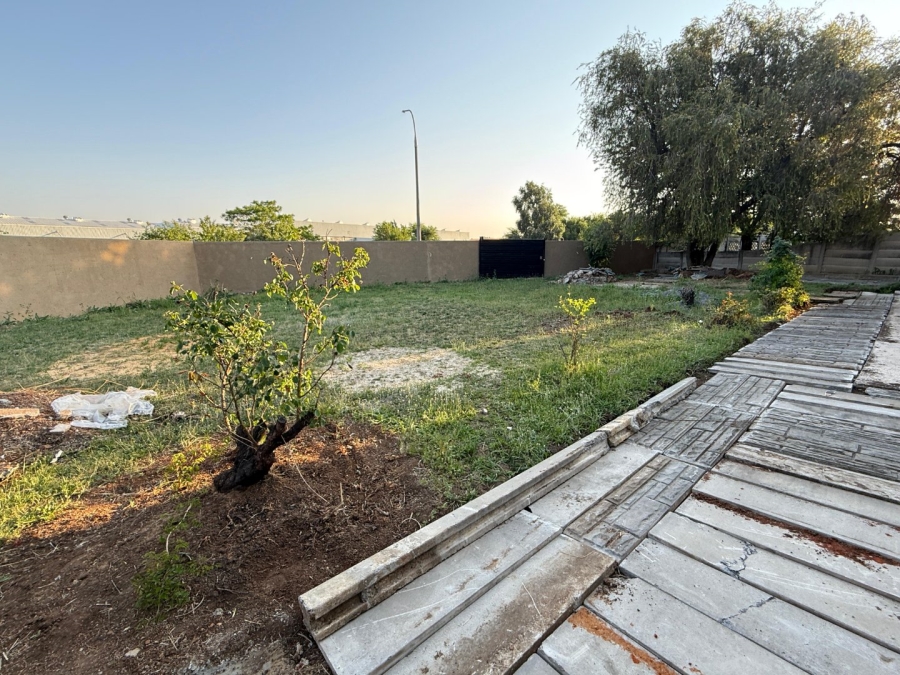To Let 3 Bedroom Property for Rent in General Albertspark Gauteng
