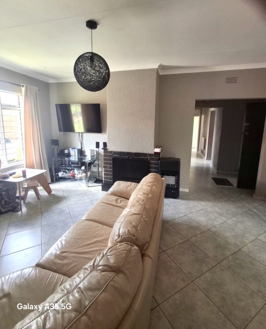 3 Bedroom Property for Sale in Farrarmere Gauteng