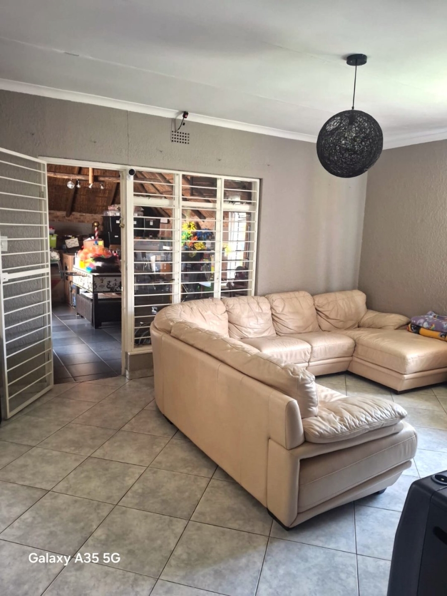 3 Bedroom Property for Sale in Farrarmere Gauteng