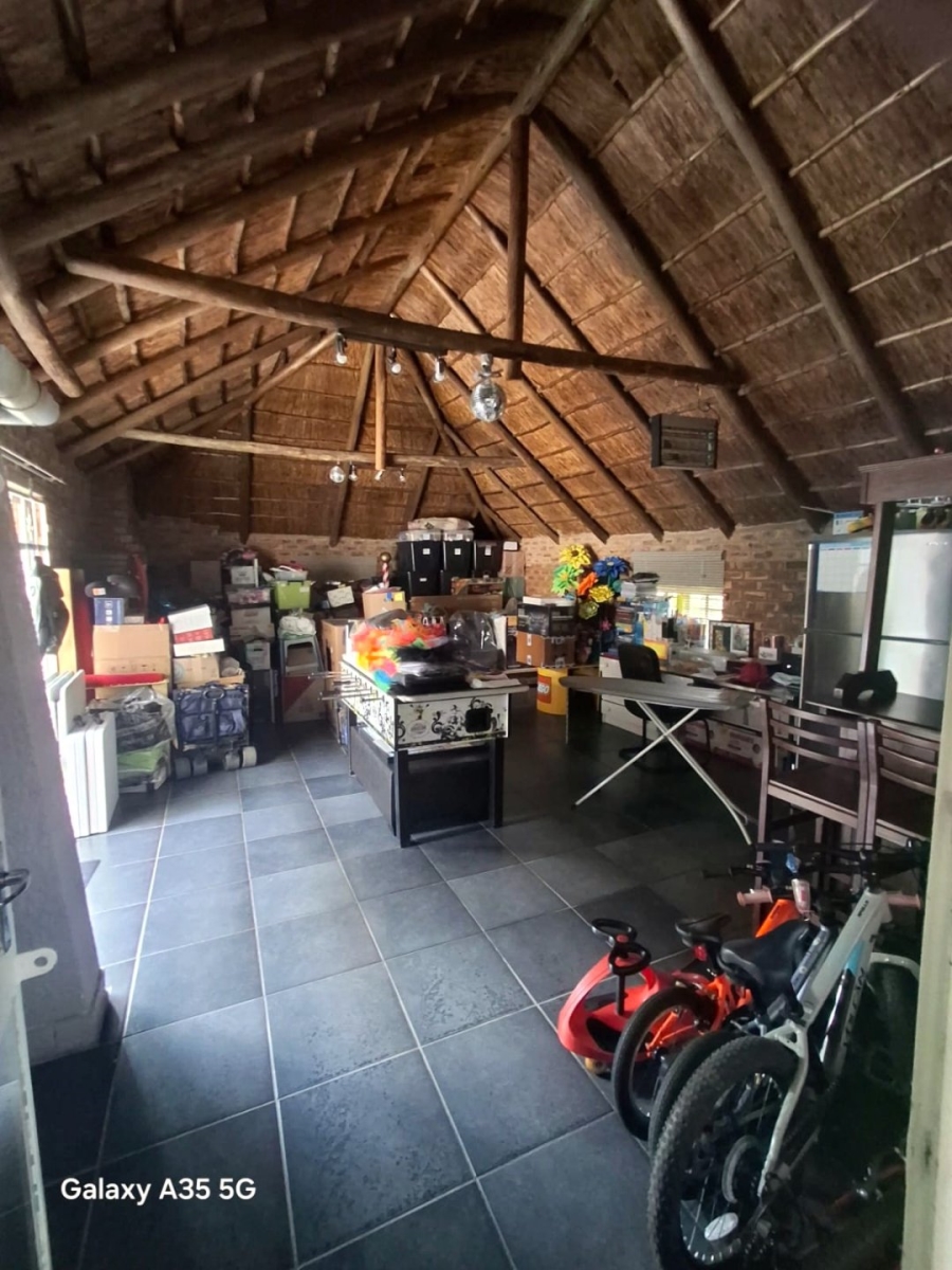 3 Bedroom Property for Sale in Farrarmere Gauteng