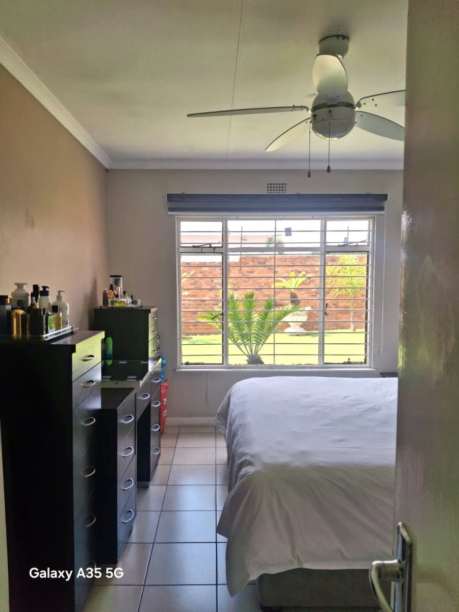 3 Bedroom Property for Sale in Farrarmere Gauteng
