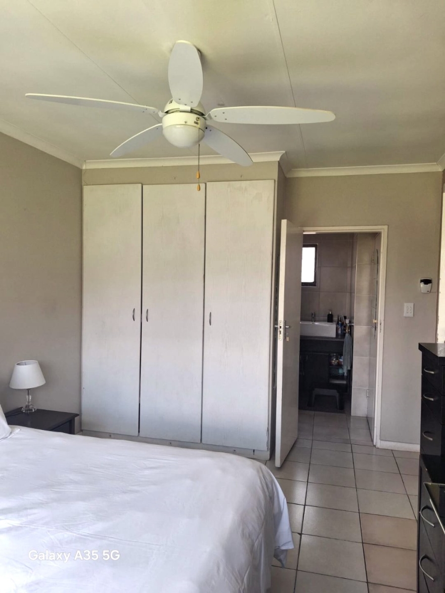 3 Bedroom Property for Sale in Farrarmere Gauteng