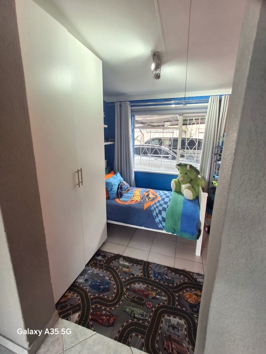 3 Bedroom Property for Sale in Farrarmere Gauteng