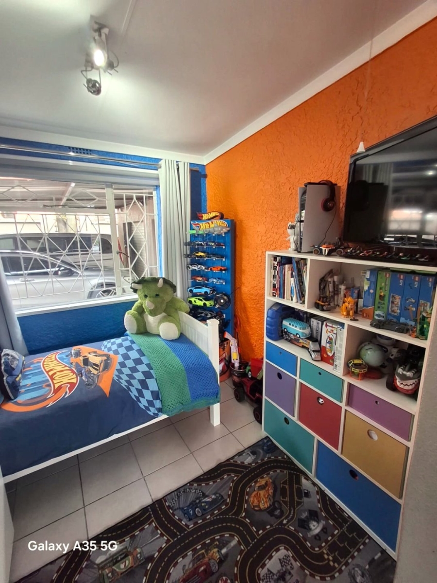 3 Bedroom Property for Sale in Farrarmere Gauteng