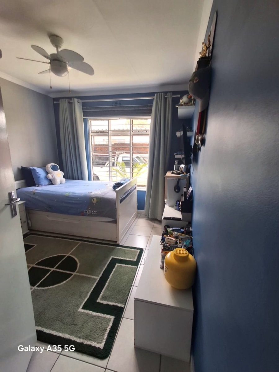 3 Bedroom Property for Sale in Farrarmere Gauteng