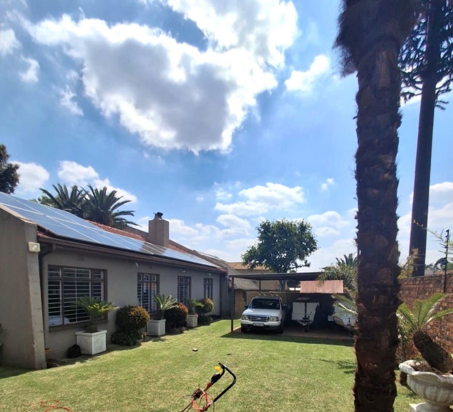 3 Bedroom Property for Sale in Farrarmere Gauteng