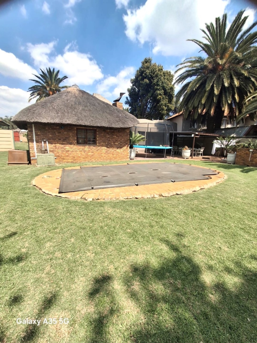 3 Bedroom Property for Sale in Farrarmere Gauteng
