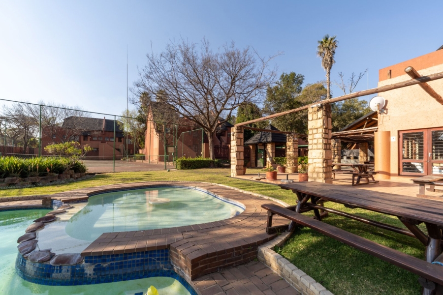 To Let 2 Bedroom Property for Rent in Sunninghill Gauteng