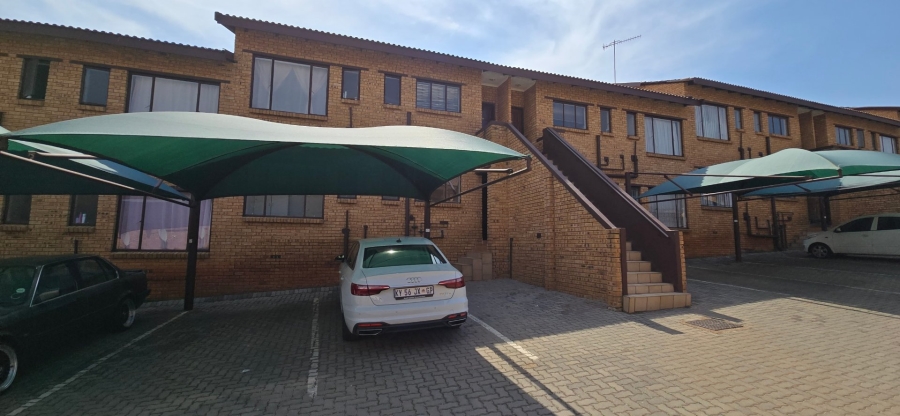 To Let 2 Bedroom Property for Rent in Meredale Gauteng