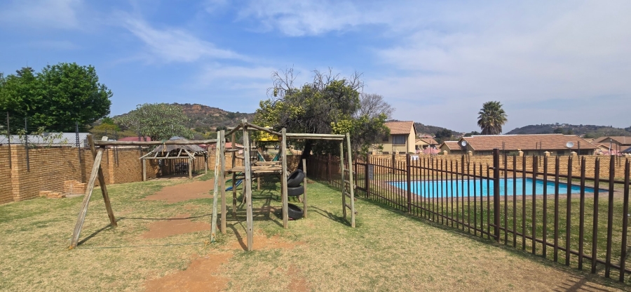 To Let 2 Bedroom Property for Rent in Meredale Gauteng