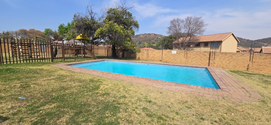 To Let 2 Bedroom Property for Rent in Meredale Gauteng