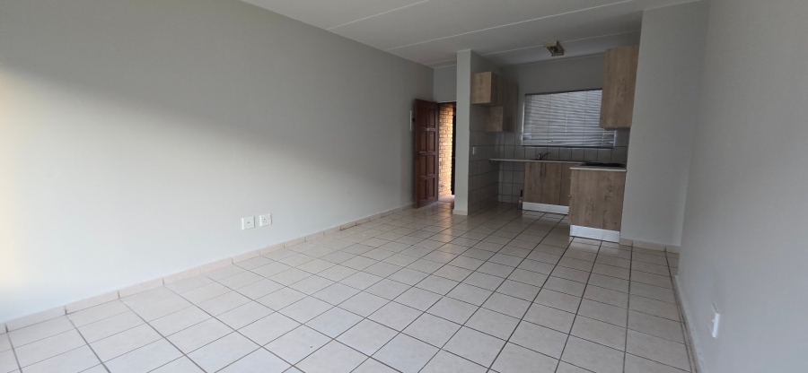 To Let 2 Bedroom Property for Rent in Meredale Gauteng
